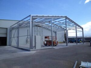 hangar métallique